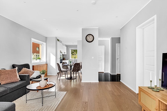 Sebastian Chodkowski v/Nordvik Eiendomsmegling ønsker velkommen til Karl Staaffs vei 49!