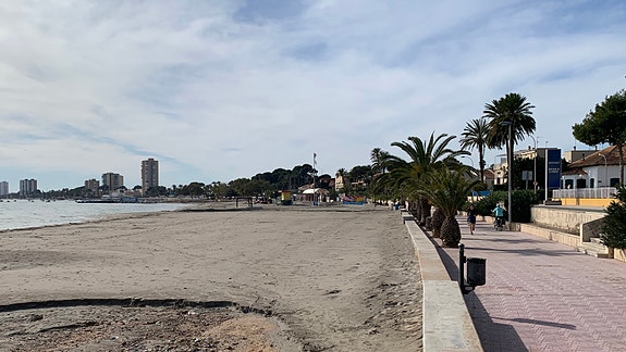 Ny moderne bungalow med privat basseng   kun 650 m fra stranden