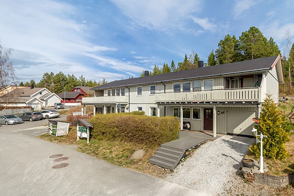 Heimdal Eiendomsmegling v/Håvard Malm ønsker velkommen til Bjørnmyra 49B! Bilder er fra salg i 2023. Avvik vil forekomme.