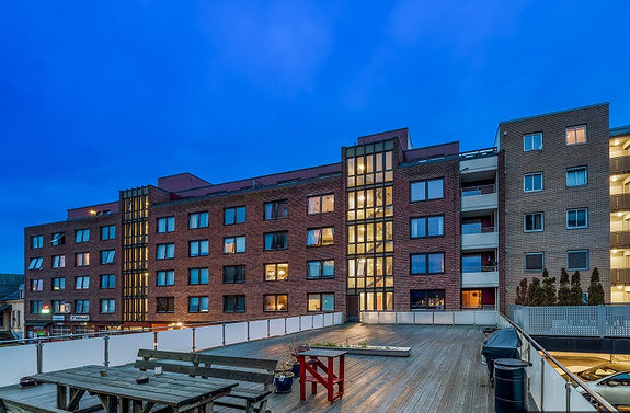 Felles terrasse for beboerne i borettslaget