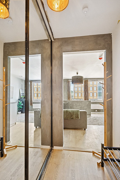 Gangen har skyveødrsgarderobe!