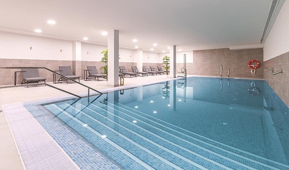 5 roms penthouse-leilighet | Havutsikt | Flotte fellesområder