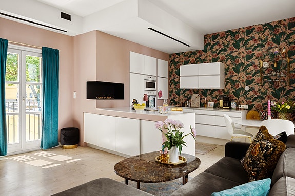 Tor Martin Tinderholt v/Privatmegleren Aksept har gleden av å ønske velkommen til Møllergata 55 - inngang via hyggelig og rolig bakgård.