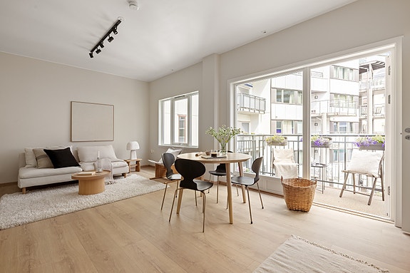 Hans Tanks gate 8 av EIE Eiendomsmegling, ved Daniel Rye og Marita Hermansen.