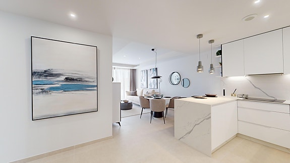 Klar for innflytting! Luksus-leilighet med attraktiv beliggenhet | 3 soverom og 2 bad | Kort vei til restauranter