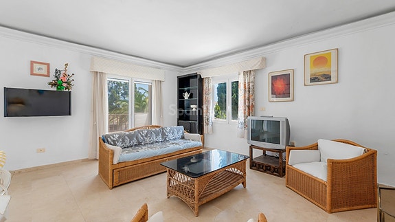 SOLGT! Frittliggende villa med utleiedel og basseng   kun 200 meter fra La Zenia-stranden