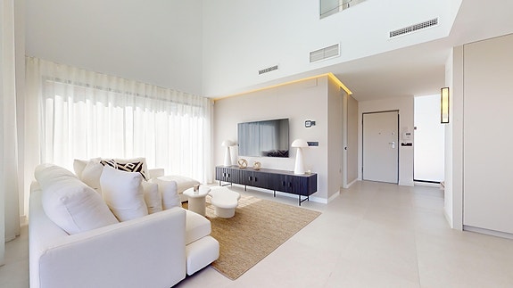 Nydelig villa med 3 soverom og 3 bad | Stort uteområde med basseng | Utsikt!!