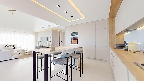 Nydelig villa med 3 soverom og 3 bad | Stort uteområde med basseng | Utsikt!!