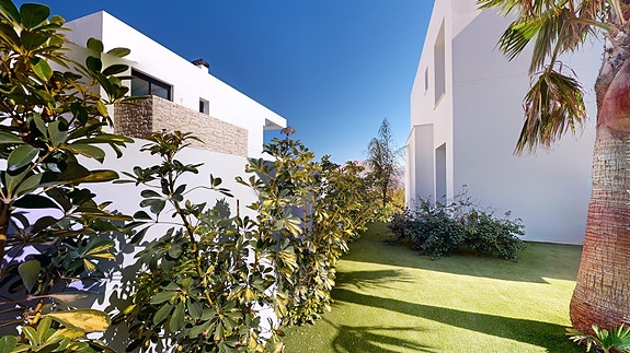 Nydelig villa med 3 soverom og 3 bad | Stort uteområde med basseng | Utsikt!!