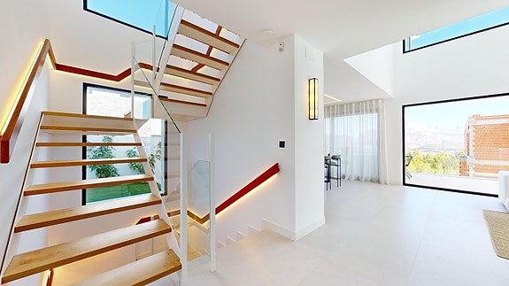 Nydelig villa med 3 soverom og 3 bad | Stort uteområde med basseng | Utsikt!!