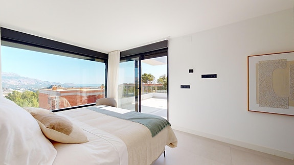 Nydelig villa med 3 soverom og 3 bad | Stort uteområde med basseng | Utsikt!!