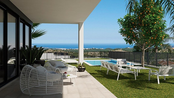 Utsikt | Nydelig bolig med 3 soverom og 2 bad | Stort uteområde med basseng | Parkering