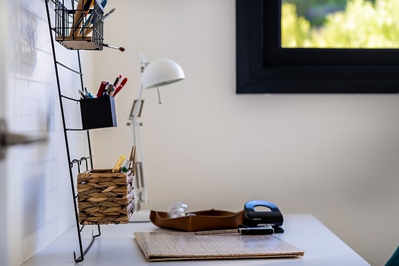 Utsikt | Nydelig bolig med 3 soverom og 2 bad | Stort uteområde med basseng | Parkering