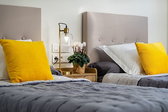 Utsikt | Nydelig bolig med 3 soverom og 2 bad | Stort uteområde med basseng | Parkering