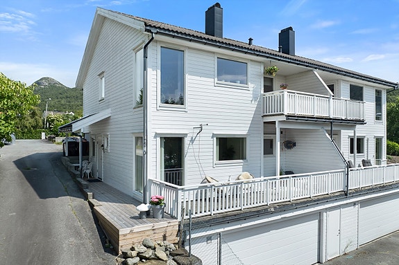 Velkommen til Blåveisvegen 1D på Jørpeland!
