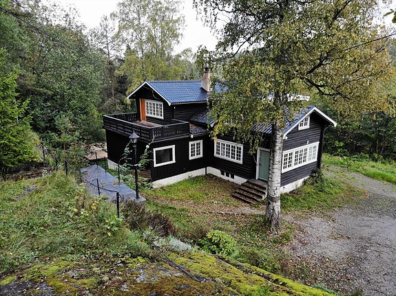 Arsalan Syed fra EiendomsMegler 1 Oslo Syd har gleden av å presentere Oscar Dahls Vei 54!