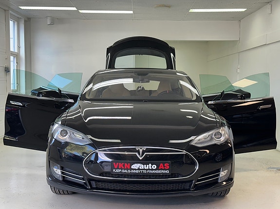 Tesla Model S 5 of 5
