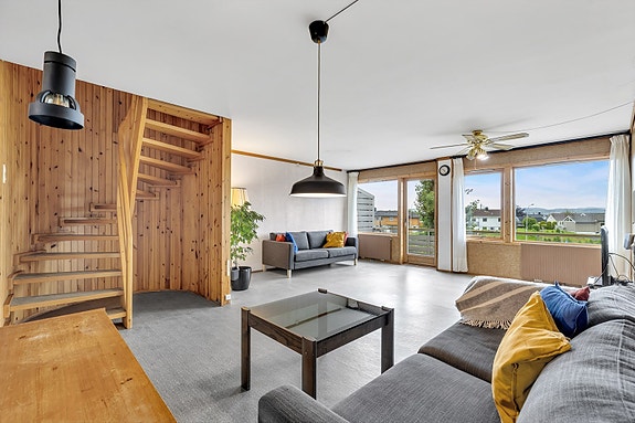 Heimdal Eiendomsmegling v/Henrik Midtøy har gleden av å presentere en romslig leilighet på populære Risvollan