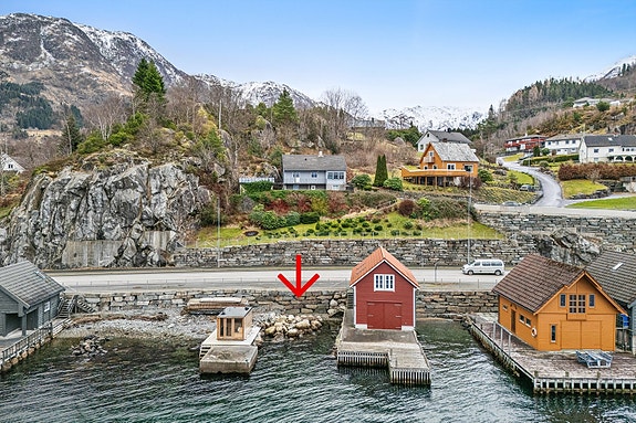 Velkommen til Seimsvegen 167! Nausttomt på 91/140 medfølger