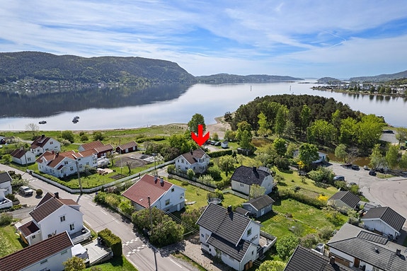 Velkommen til Fjordveien 75 på Verket/Klokkarstua.