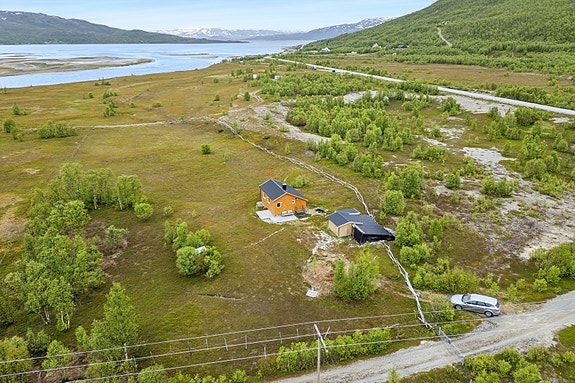 Velkommen til Oldernes 3 - En fritidseiendom i naturskjønne omgivelser, nært Repparfjordelva og golfbanen.