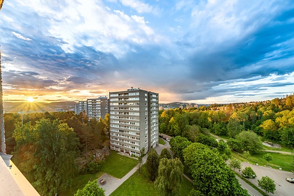 Velkommen til Haugerudveien 78, 10. etasje! Presentert av Birgitte Græsholt!