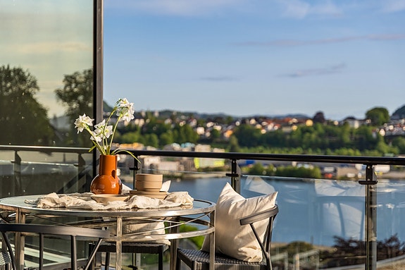 - Eksklusiv toppleilighet med upåklagelig utsikt og fantastiske solforhold -