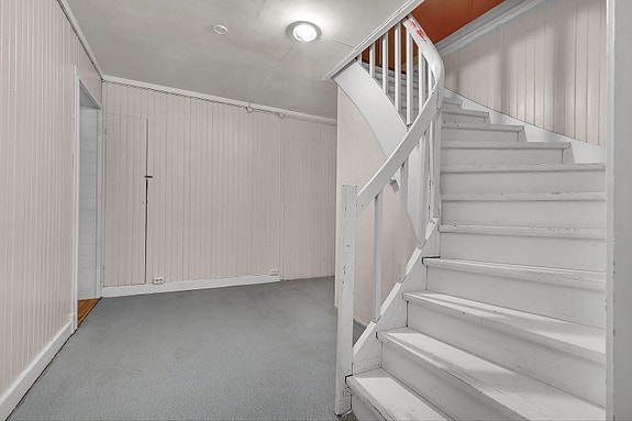 Trapp opp til 2.etasje.