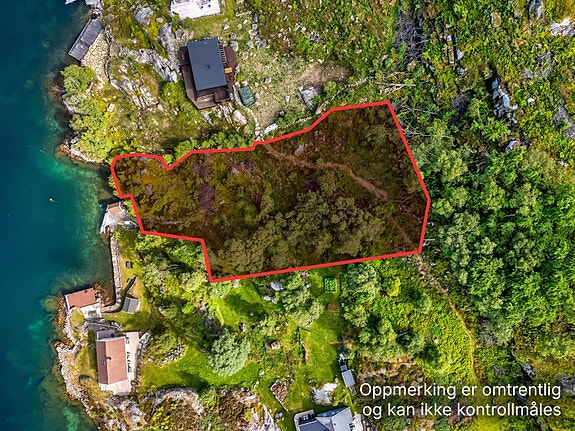 Eiendomsmegler MNEF Anita Cecilie Gabrielsen ønsker velkommen til Langøy - en ubebygd regulert tomt.