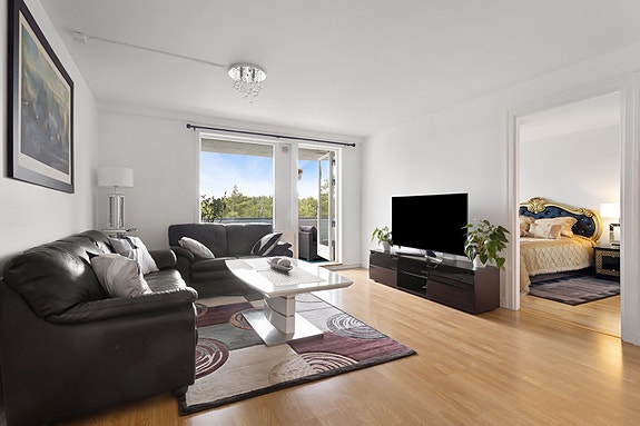 Adnan Nabi (47 26 74 86) ved Privatmegleren har gleden av å presentere denne flotte endeleiligheten.