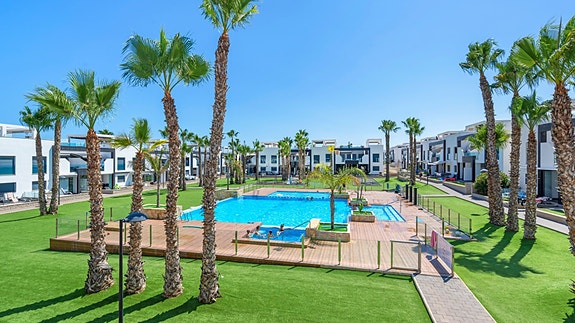 SOLGT! Sørvendt toppleilighet med privat jacuzzi på takterrassen | Populært kompleks - Oasis Beach