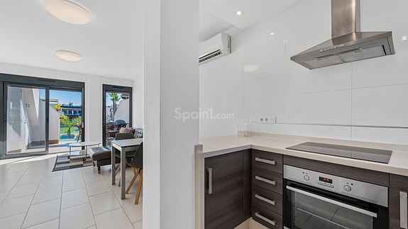 SOLGT! Sørvendt toppleilighet med privat jacuzzi på takterrassen | Populært kompleks - Oasis Beach