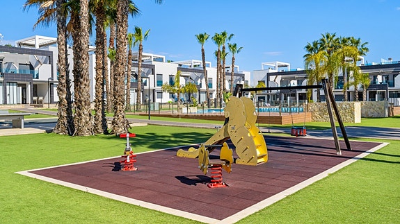 SOLGT! Sørvendt toppleilighet med privat jacuzzi på takterrassen | Populært kompleks - Oasis Beach