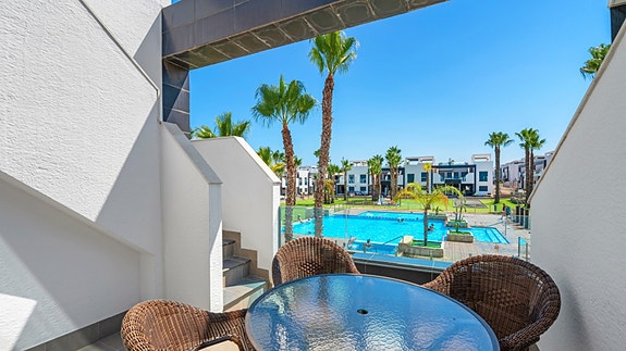 SOLGT! Sørvendt toppleilighet med privat jacuzzi på takterrassen | Populært kompleks - Oasis Beach