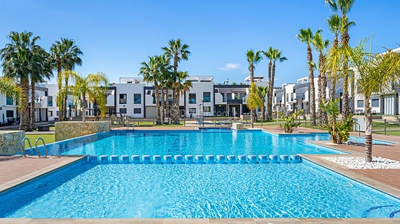 SOLGT! Sørvendt toppleilighet med privat jacuzzi på takterrassen | Populært kompleks - Oasis Beach