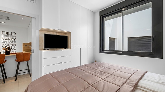 Nyhet! Klar til innflytting | Eksklusiv hjørne-penthouse med 3 soverom og 2 bad | Takterrasse med utekjøkken