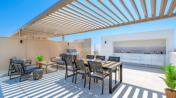 Nyhet! Klar til innflytting | Eksklusiv hjørne-penthouse med 3 soverom og 2 bad | Takterrasse med utekjøkken