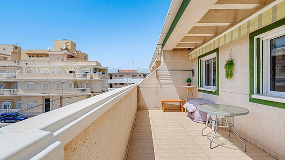 Leilighet med 3 soverom | Gangavstand til strender | Selges fult møblert