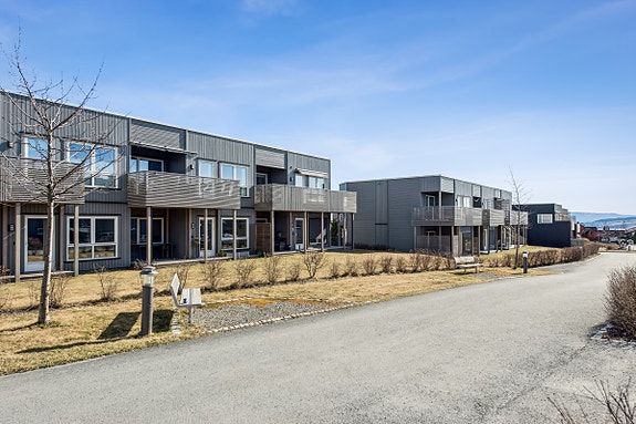 Skisporet 332 presenteres av Eiendomsmegler1 ved Fride Skjønsberg.
