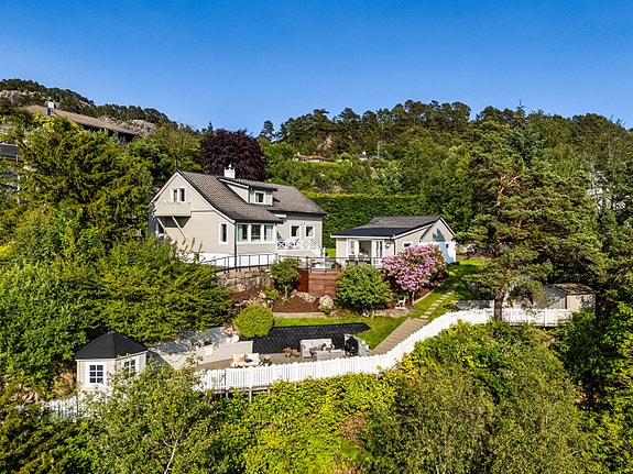 - Velkommen til Bjørgeveien 326! Presentert av PrivatMegleren v/Andreas Rasmussen -