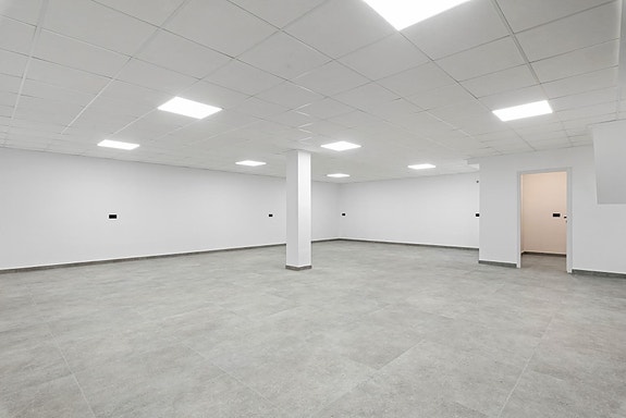 Drømmevilla | Midt i smørøyet | Gangavstand til strand | 4 soverom og 4 bad |