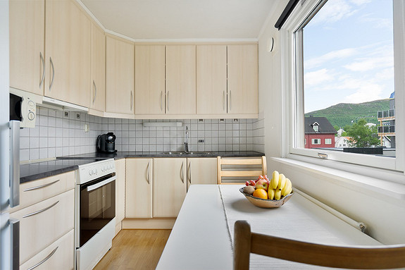 Kjøkken med plass til spisebord