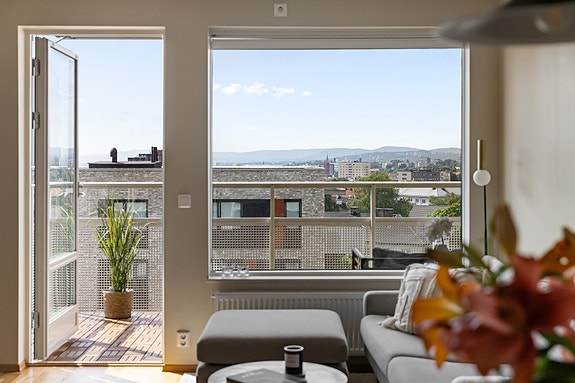 Jon-Kristian Krybelsrud v/ Privatmegleren Soria Moria har gleden av å ønske velkommen til hyggelig visning i Hans Nordahls gate 50!