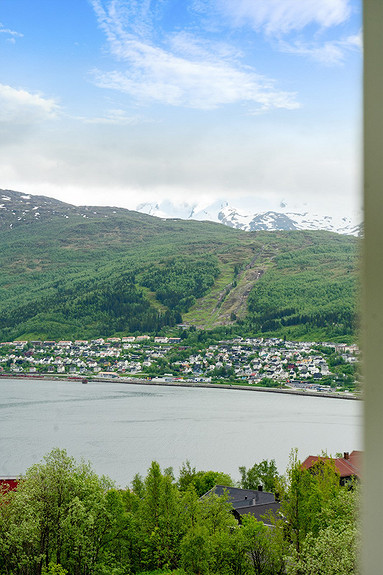 Utsikt mot havna og Ankenes