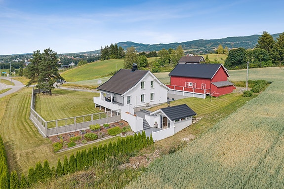 Haavard Ask Haakensen v/ Privatmegleren Hønefoss har gleden av å presentere Oslolinna 174!