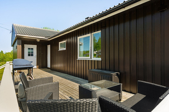 Terrasse med plass til utemøbler og grill