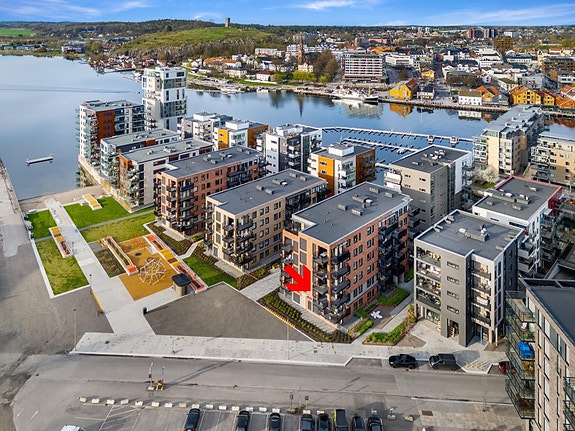 Velkommen til flotte Kaldnes og denne leiligheten med solrik balkong