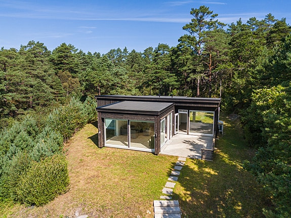 PrivatMegleren v/ Jonas Jaatun har gleden av å presentere Lillestølveien 24!