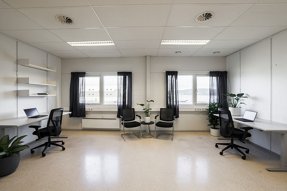 Stort ledig kontor med fin utsikt i byggets 4.etasje