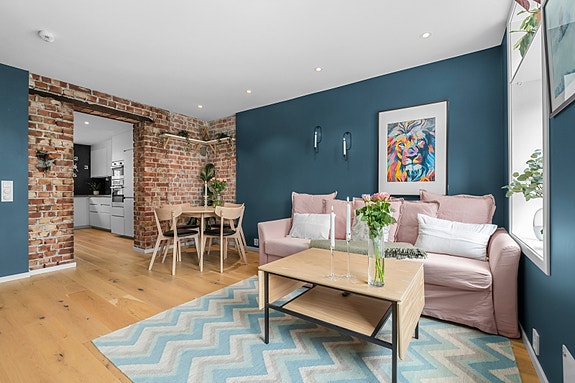 DNB Eiendom v/ Dorte Fagerstad har gleden av å ønske velkommen til en unik og svært sjarmerende 2-roms selveierleilighet på attraktive Lilleby!